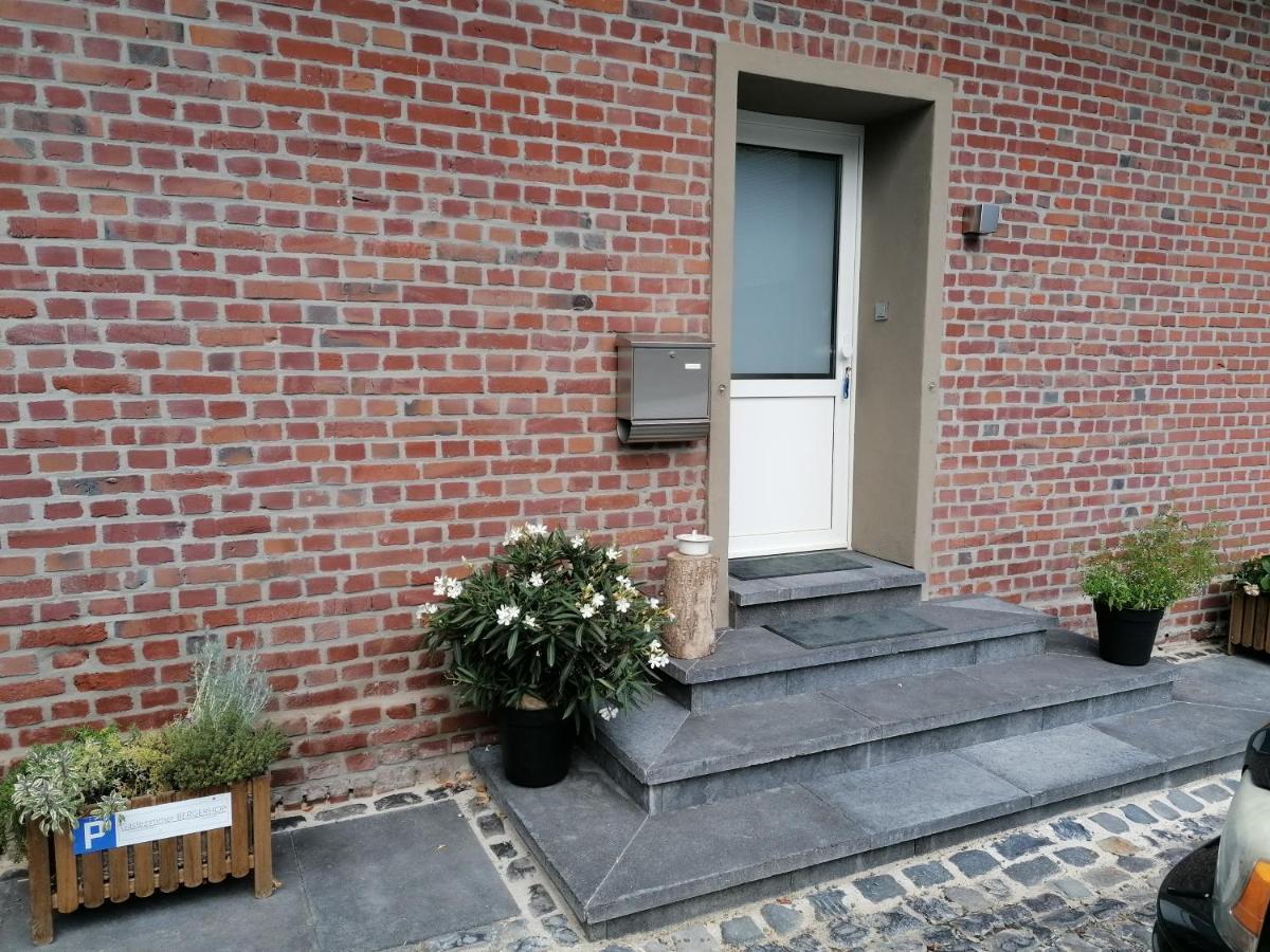 Gaestezimmer Bergerhof - Ankommen Und Wohlfuehlen Neuss Exterior foto